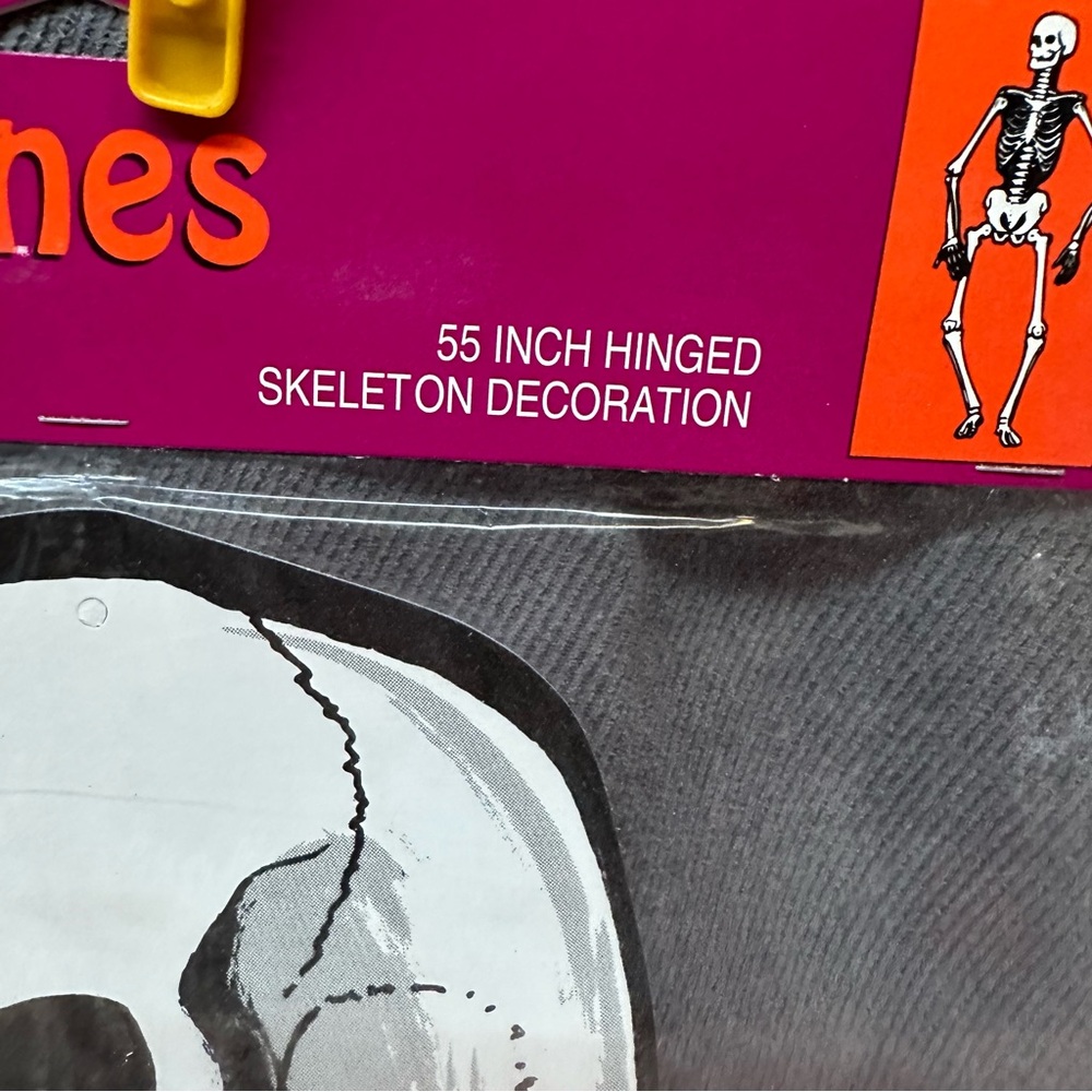 Vintage 55” jointed skeleton halloween die cut hallmark Seymour bones NOS - Picture 3 of 5